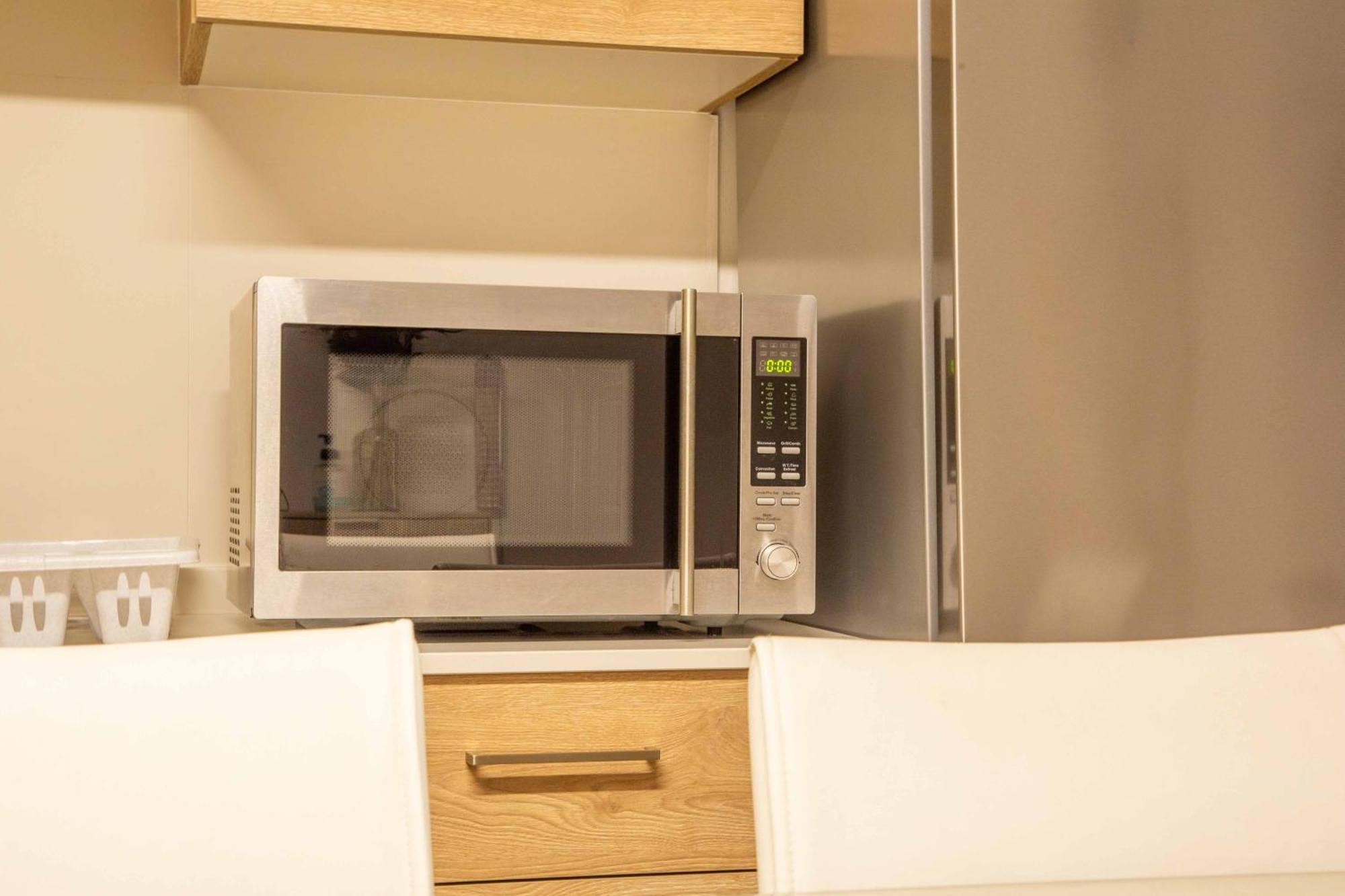 Spacious, Modern 3 Bedroom Apartment - เซนต์พอลส์เบย์ ภายนอก รูปภาพ